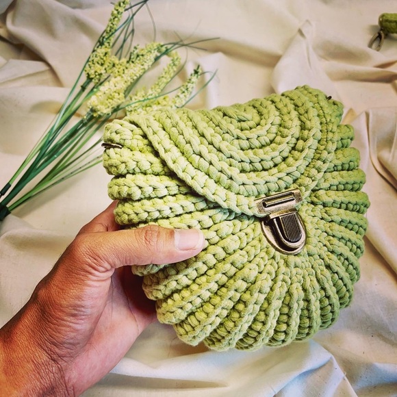 CROCHET SLING BAG - Picture 4 of 6